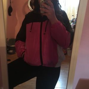 Colorblcock windbreaker